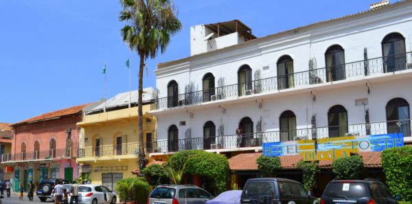 hotel de la poste saint louis senegal restaurant bar piscine le flamingo